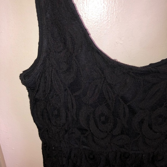 COPY - G21 - xxl burgundy lace sleeveless top/ blouse- can be worn with legging… - Picture 2 of 7